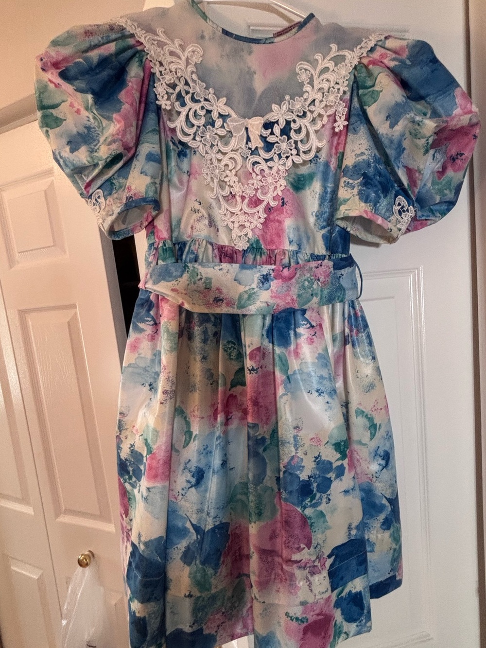 Nicole Pastel Watercolor Floral Puff Sleeve Dress with Lace Applique